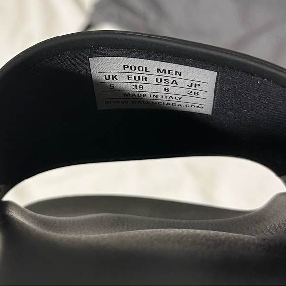 Balenciaga Pool Slides - Picture 4 of 6
